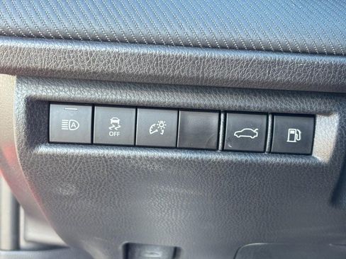 Used 2025 Toyota Camry SE image 16