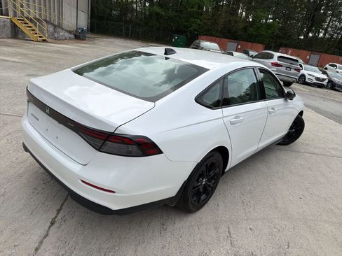 Used 2025 Honda Accord SE image 10