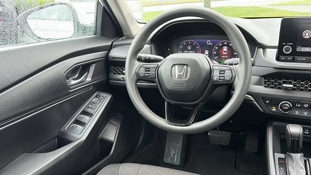 Used 2023 Honda Accord EX image 25