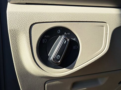 Used 2019 Volkswagen Atlas SE w/ Towing Package image 10