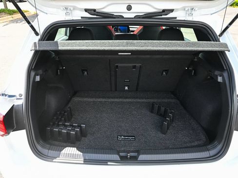 Used 2022 Volkswagen GTI SE FWD image 16