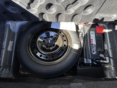 Used 2017 Dodge Challenger SXT w/ Driver Convenience Group image 11