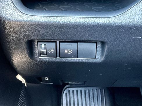 Used 2023 Toyota RAV4 LE AWD/4WD image 35