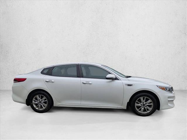 Used 2017 Kia Optima LX FWD image 4