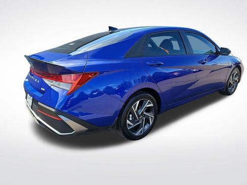 Used 2025 Hyundai Elantra SEL FWD image 5