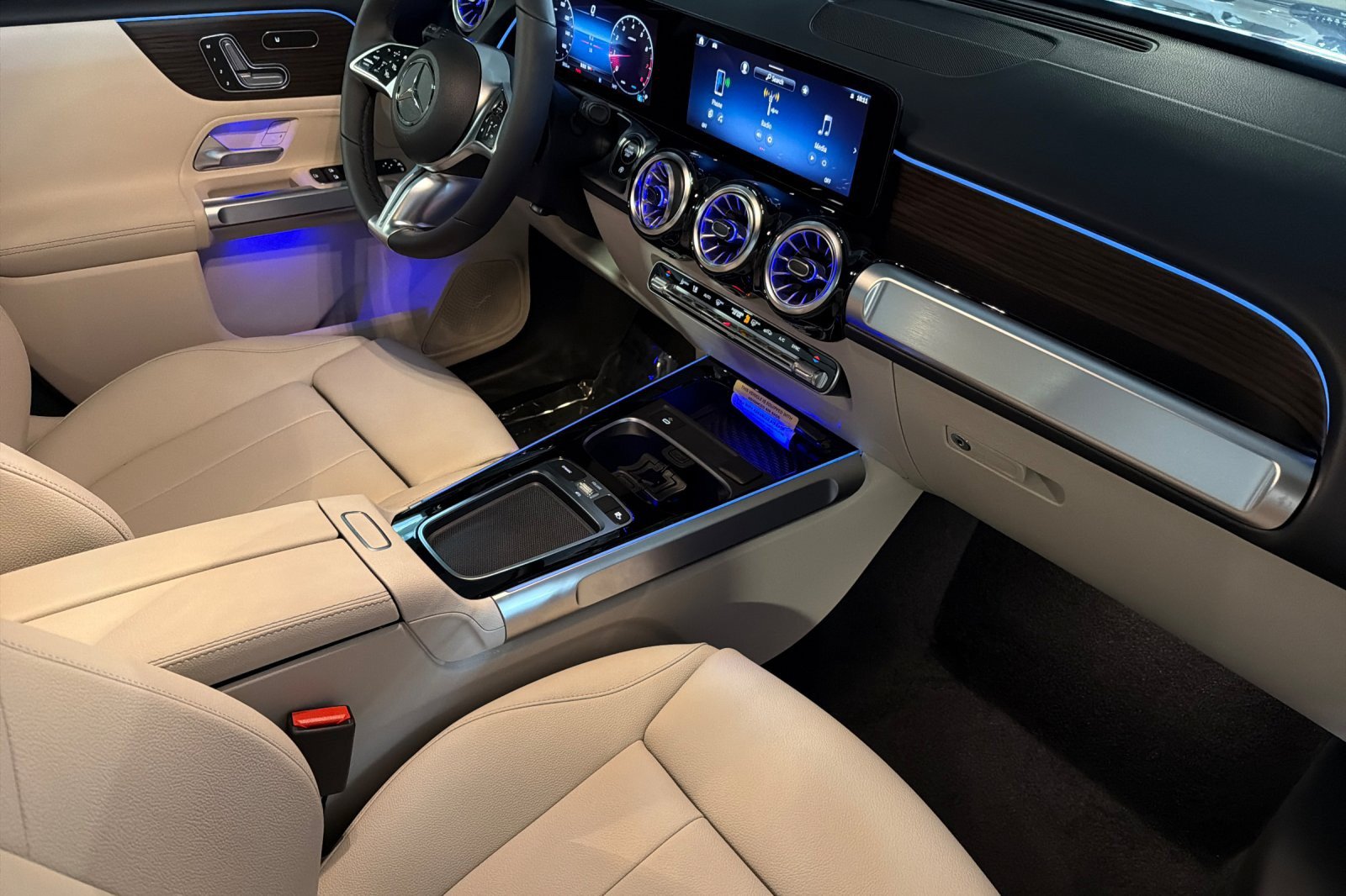 New 2026 Mercedes-Benz GLB 250 4MATIC image 15