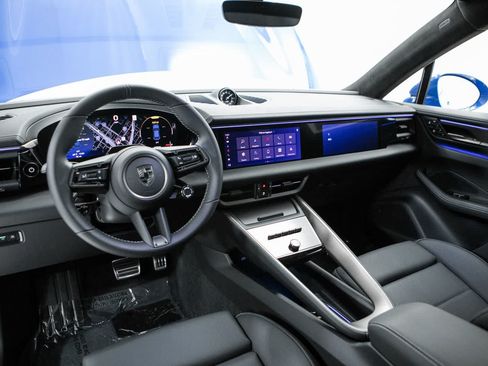 New 2026 Porsche Macan Turbo Electric AWD/4WD image 13