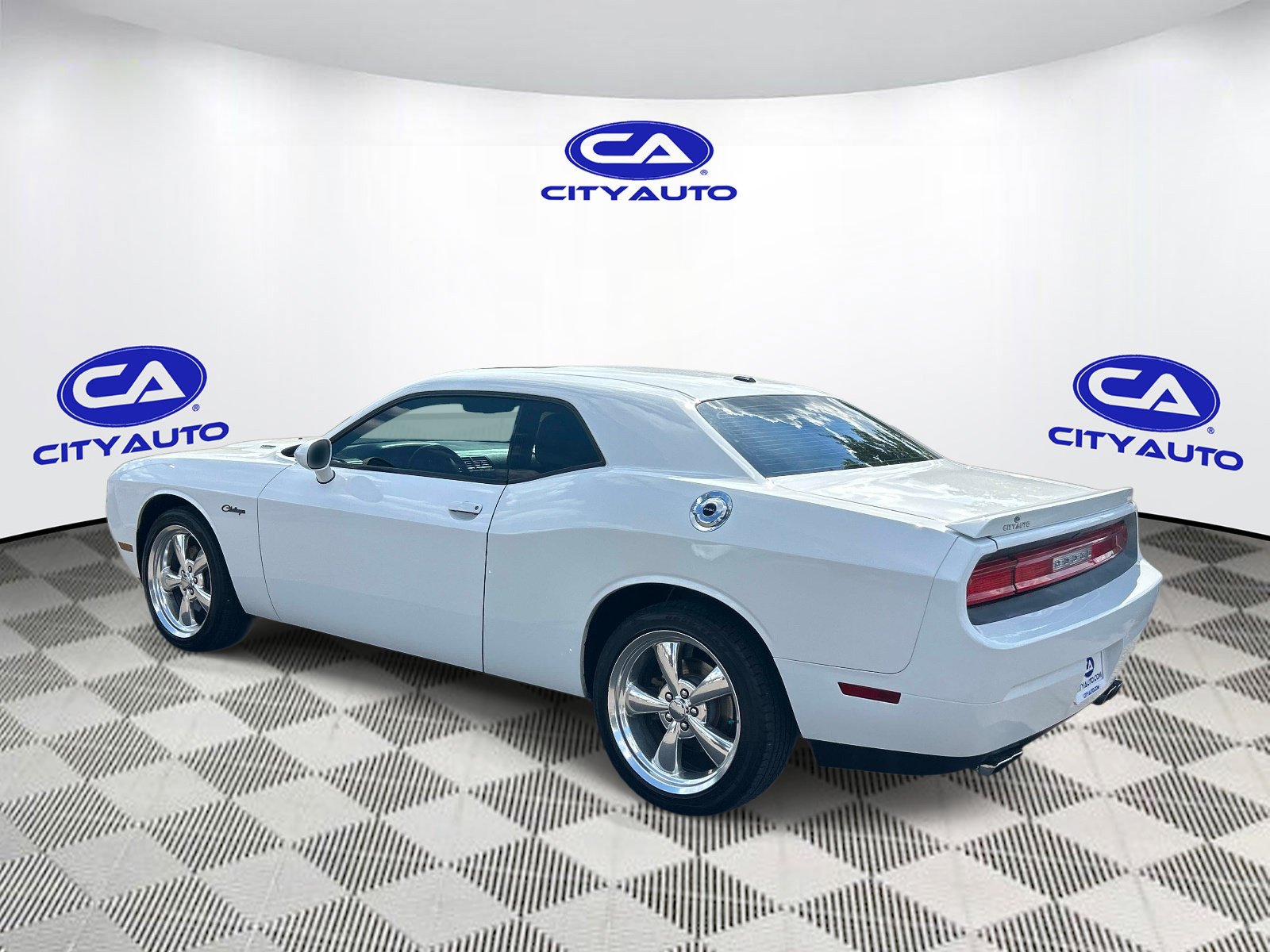 Used 2011 Dodge Challenger R/T RWD image 5