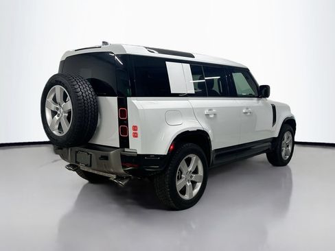 Used 2025 Land Rover Defender 110 X-Dynamic SE AWD/4WD image 9