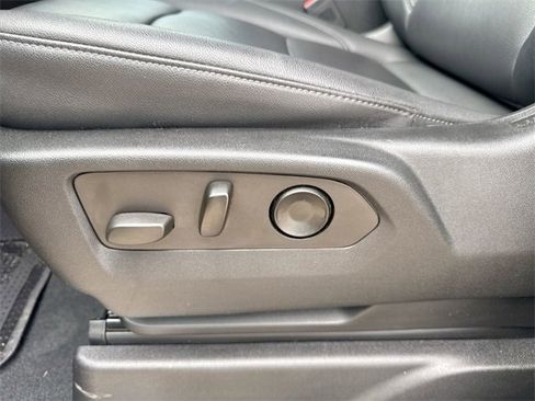 Used 2022 Chevrolet Tahoe LT w/ Luxury Package image 18