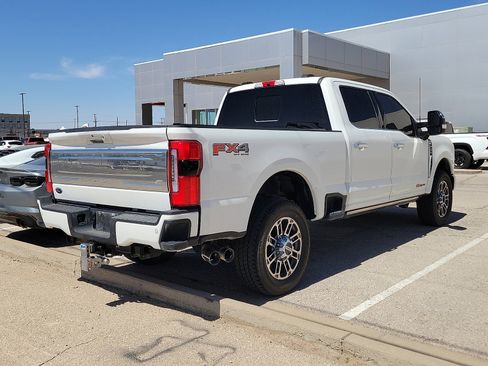 Used 2025 Ford F250 Platinum w/ Platinum Plus Package image 3