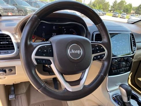 Used 2020 Jeep Grand Cherokee Overland w/ Interior Metal Package AWD/4WD image 12