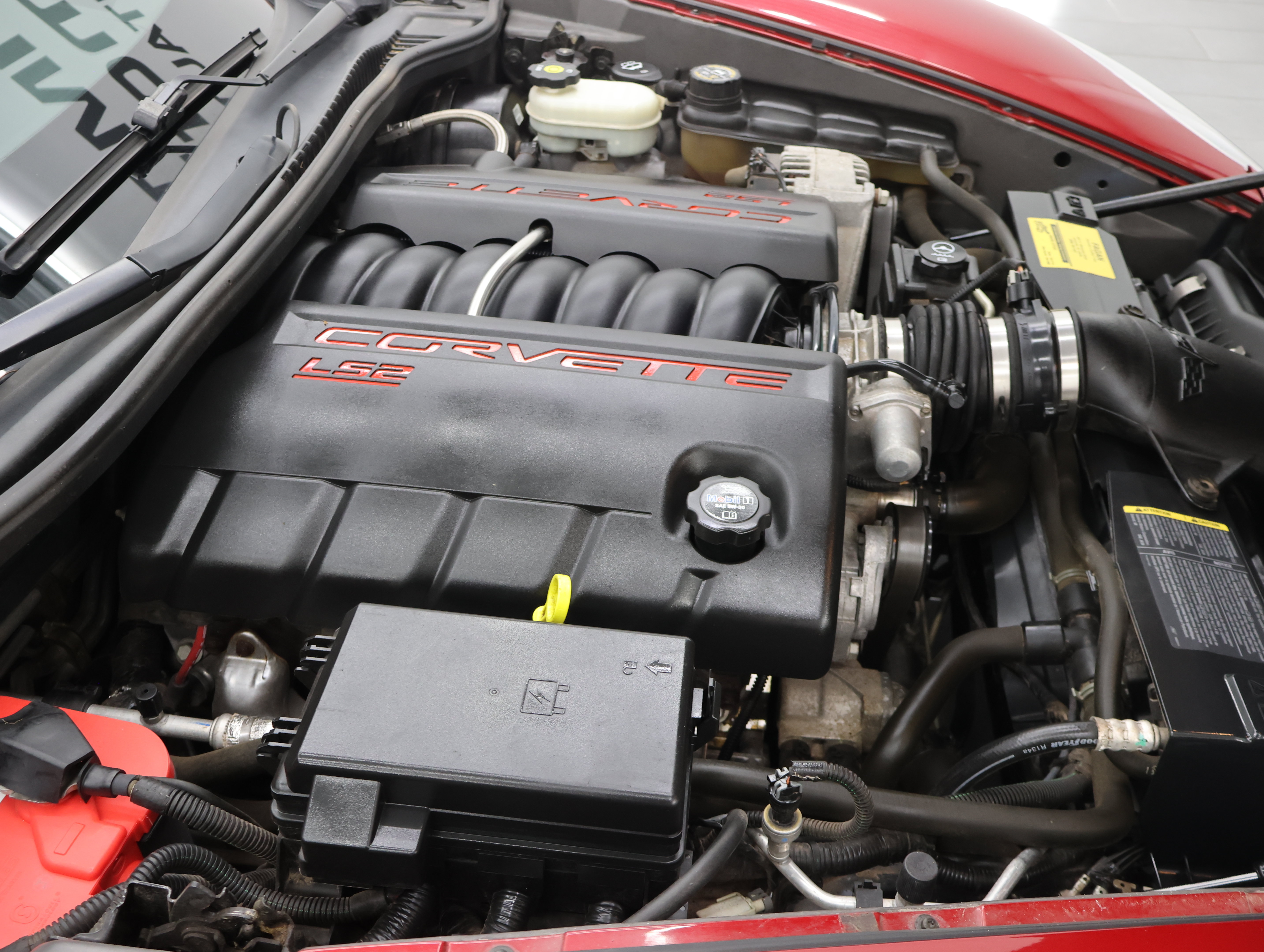 Used 2005 Chevrolet Corvette Coupe w/ Preferred Equipment Group RWD image 11