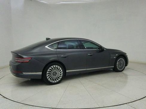 Used 2024 Genesis G80 image 70