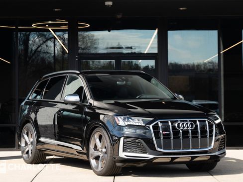 Used 2023 Audi SQ7 Premium Plus w/ Towing Package image 1
