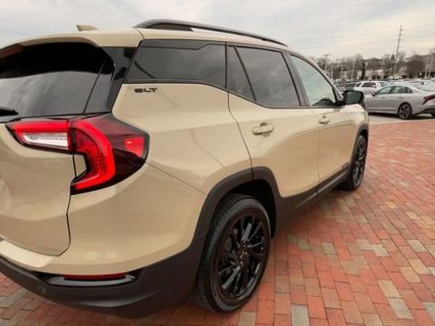 Used 2023 GMC Terrain SLT w/ Infotainment Package II image 9
