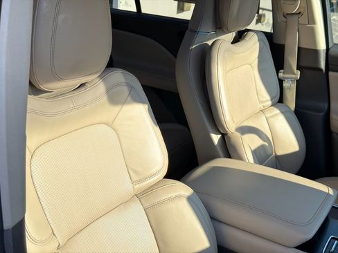 Used 2022 Lincoln Aviator Reserve w/ Equipment Group 201A image 12