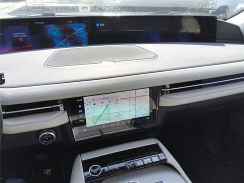 New 2026 Lincoln Navigator L Reserve AWD/4WD image 36