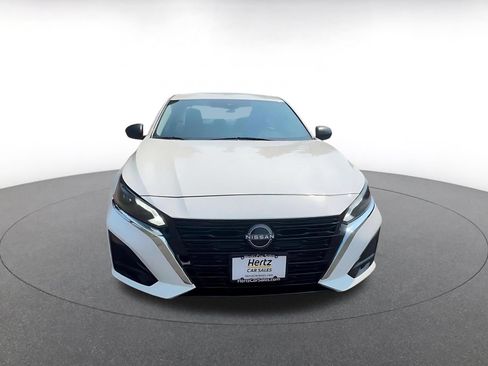 Used 2025 Nissan Altima 2.5 SV FWD image 4