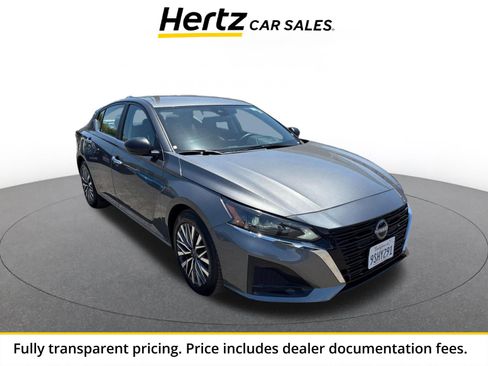 Used 2025 Nissan Altima 2.5 SV FWD image 1