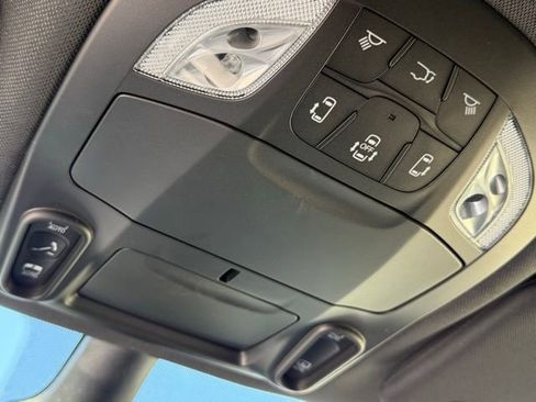 New 2025 Chrysler Pacifica Limited image 23