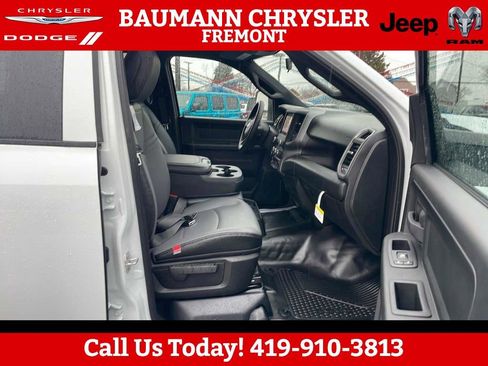 Used 2024 RAM 2500 Tradesman w/ Chrome Appearance Group image 11