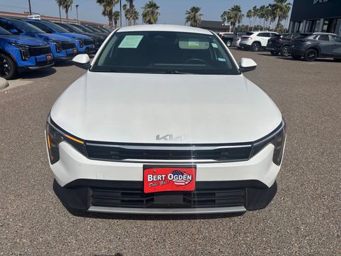 Used 2025 Kia K4 EX FWD image 2