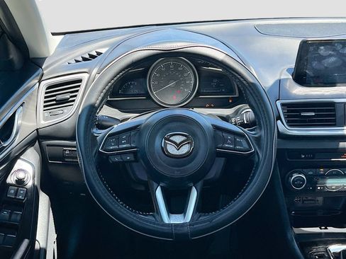 Used 2018 MAZDA MAZDA3 Touring FWD image 11