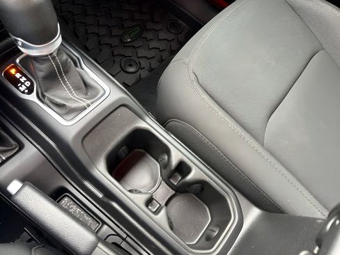 Used 2021 Jeep Wrangler Unlimited Sahara image 30