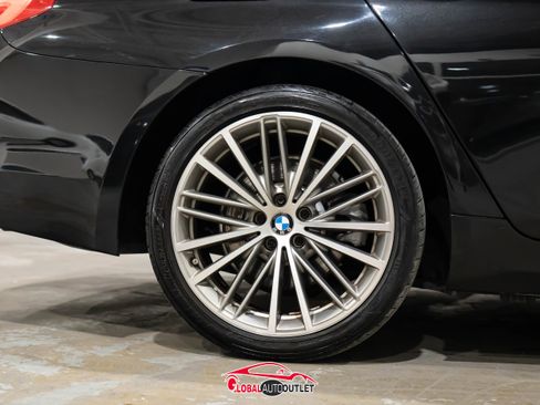 Used 2018 BMW 530e w/ Premium Package 2 image 11