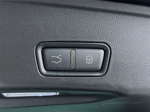 Used 2023 Maserati Grecale GT image 20