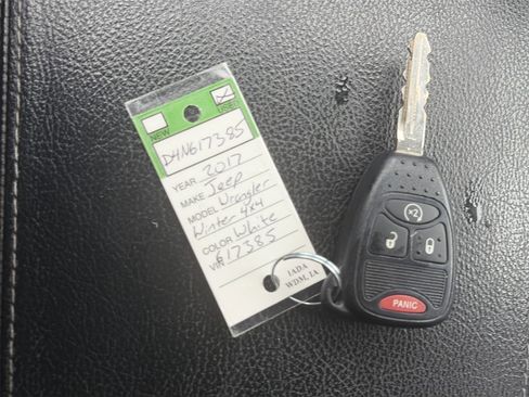 Used 2017 Jeep Wrangler Sahara image 30