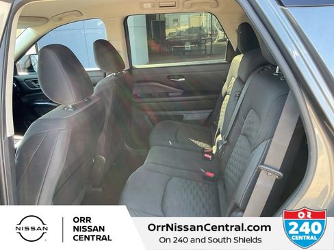 Used 2022 Nissan Pathfinder SV image 13