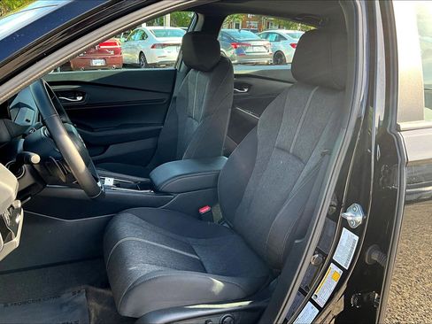 Used 2025 Honda Accord Sport image 27