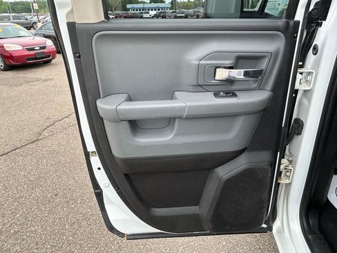 Used 2016 RAM 1500 Classic SLT AWD/4WD image 13