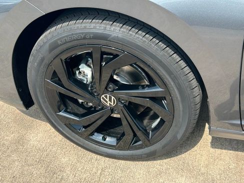 Used 2025 Volkswagen Jetta SE w/ Sunroof Package image 16