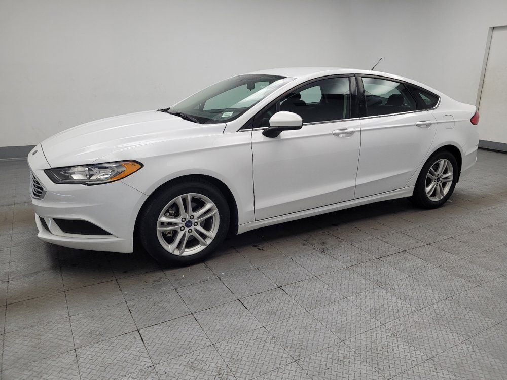 Used 2018 Ford Fusion SE FWD image 2