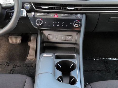 Used 2025 Hyundai Sonata SEL FWD image 17