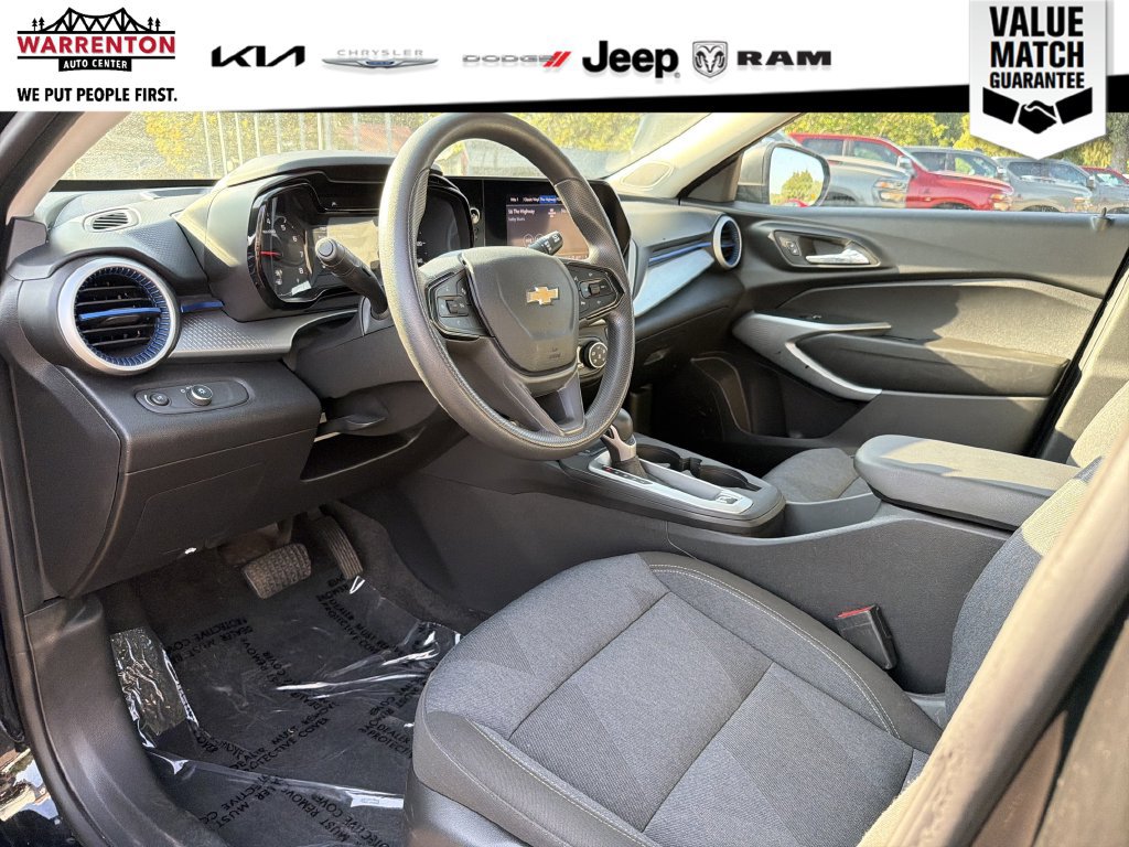 Used 2024 Chevrolet Trax LS FWD image 11