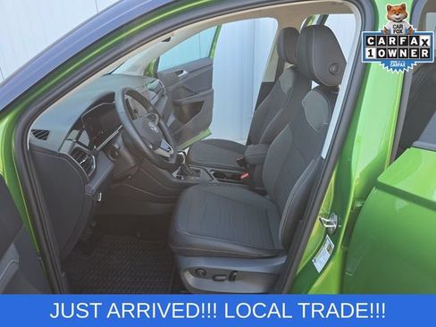Used 2025 Volkswagen Taos SE FWD image 10