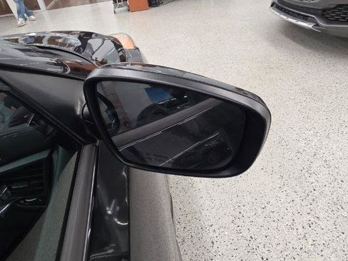 Used 2016 Hyundai Veloster Turbo FWD image 38