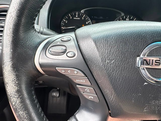 Used 2014 Nissan Pathfinder SL AWD/4WD image 24