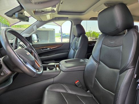 Used 2020 Cadillac Escalade Premium Luxury AWD/4WD image 30