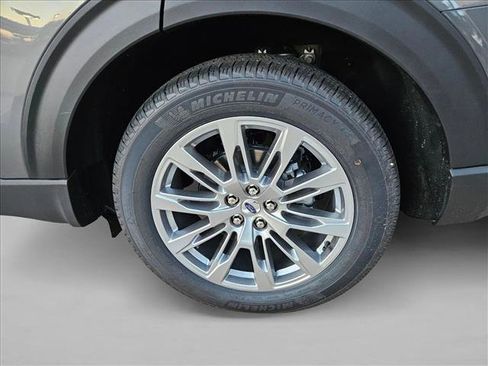 New 2026 Ford Explorer Platinum image 10