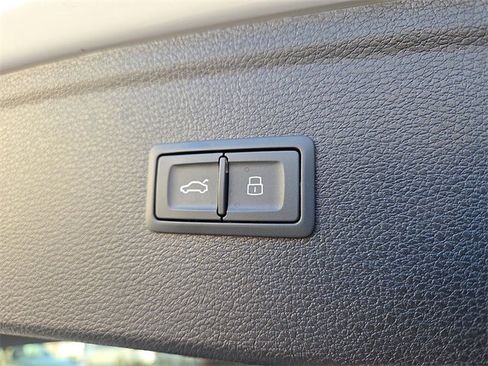 Certified 2025 Audi Q5 2.0T Premium Plus w/ Premium Plus Package image 28