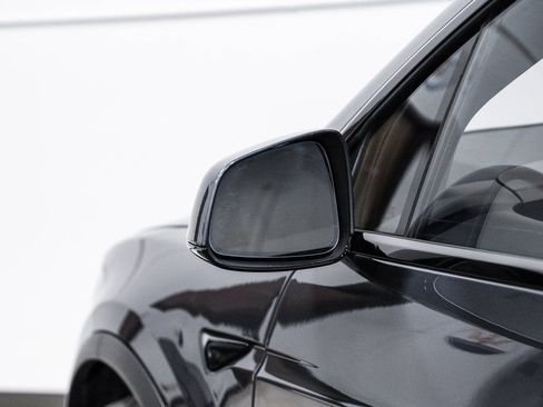 Used 2022 Tesla Model X image 43