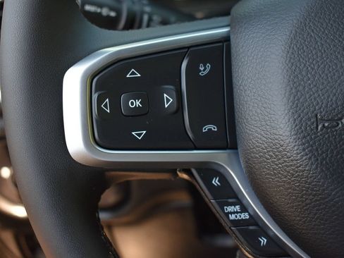 Used 2025 RAM 1500 Big Horn AWD/4WD image 17