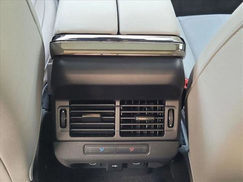 Used 2024 Land Rover Range Rover Evoque S image 17