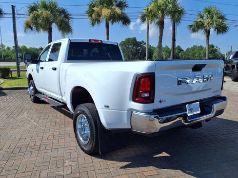 Used 2026 RAM 3500 Tradesman w/ Chrome Appearance Group A AWD/4WD image 8