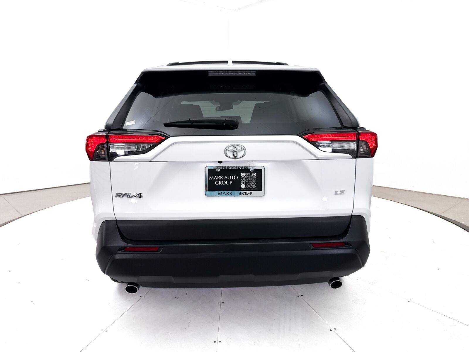 Used 2021 Toyota RAV4 LE w/ Carpet Mat Package (TMS) FWD image 16